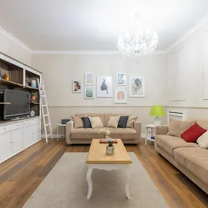 Charming With Patio A Few Steps From Colosseum Apartment